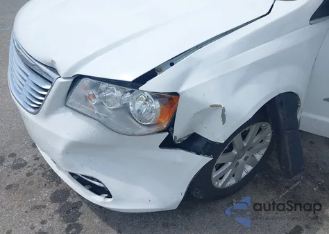 2016 Chrysler Town & Country Touring z USA, uszkodzony, nr VIN 2C4RC1BG1GR213621